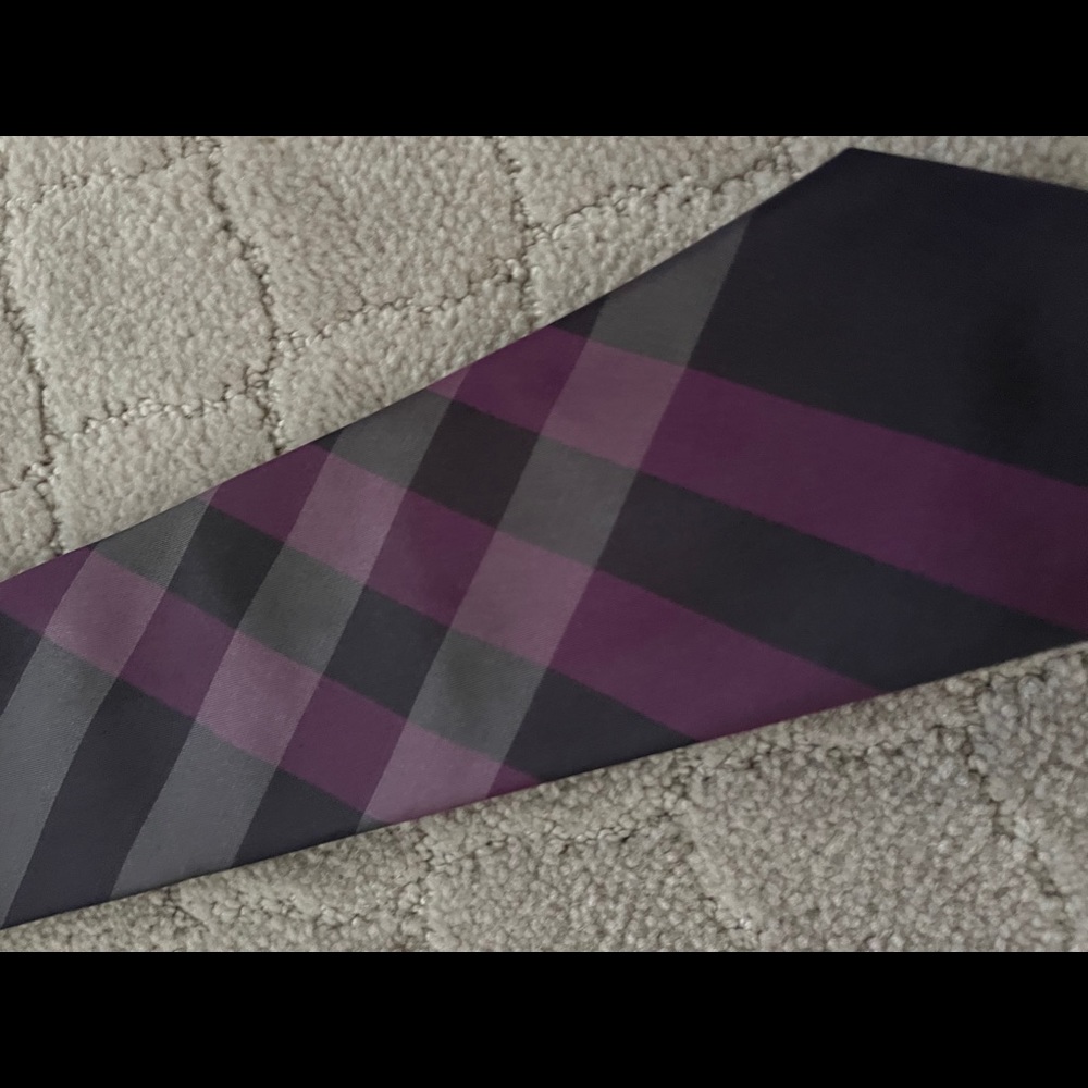 Burberry Classic Cut Check Silk Tie - Picture 7 of 10